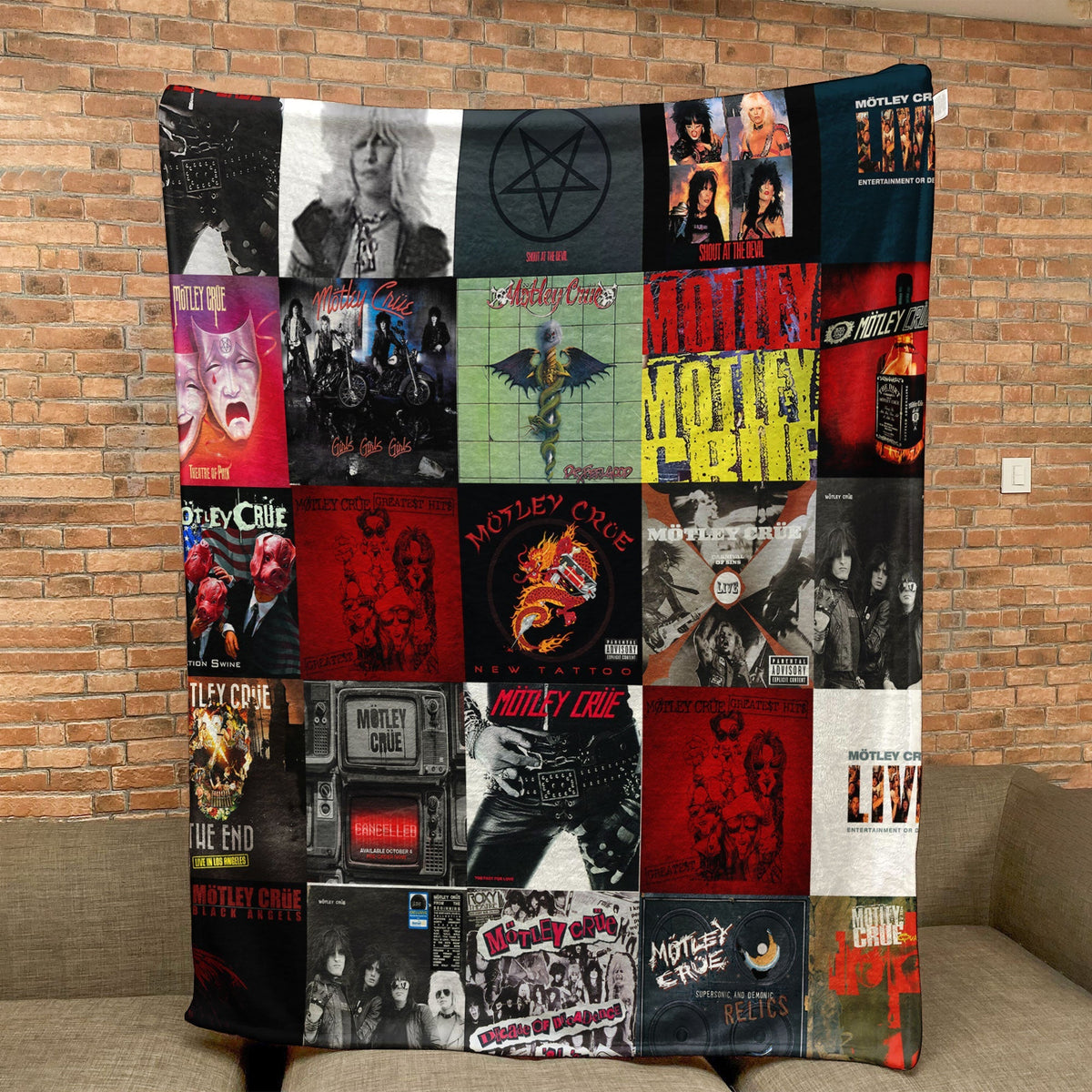 Mötley Crüe  Sherpa Blanket – Wild Energy for True Rock Rebels