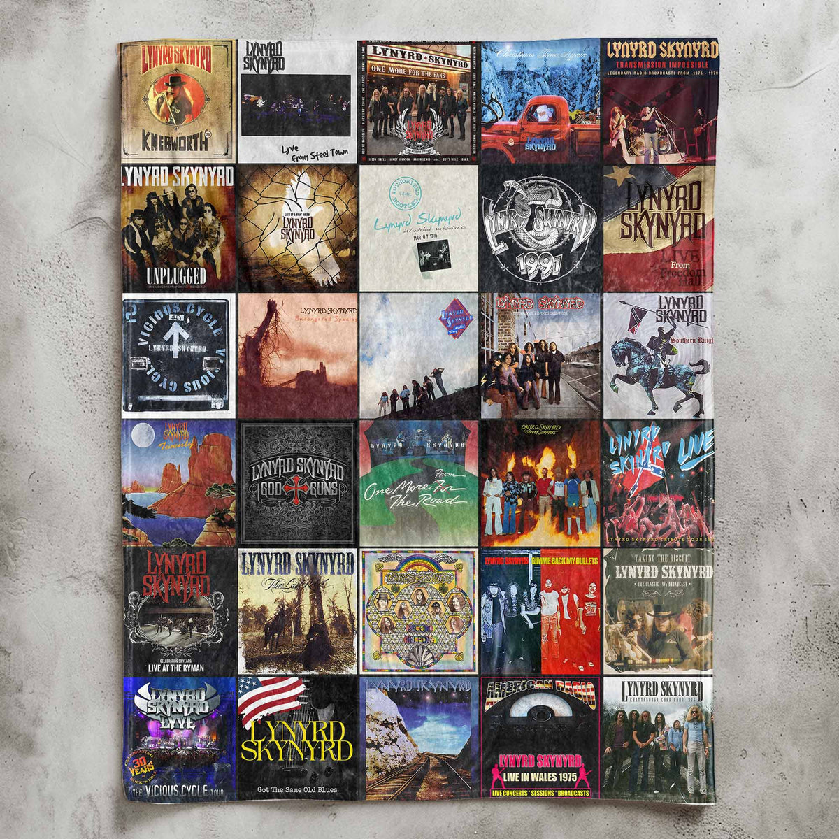 Lynyrd Skynyrd Sherpa Blanket – A Southern Rock Legacy in Every Stitch