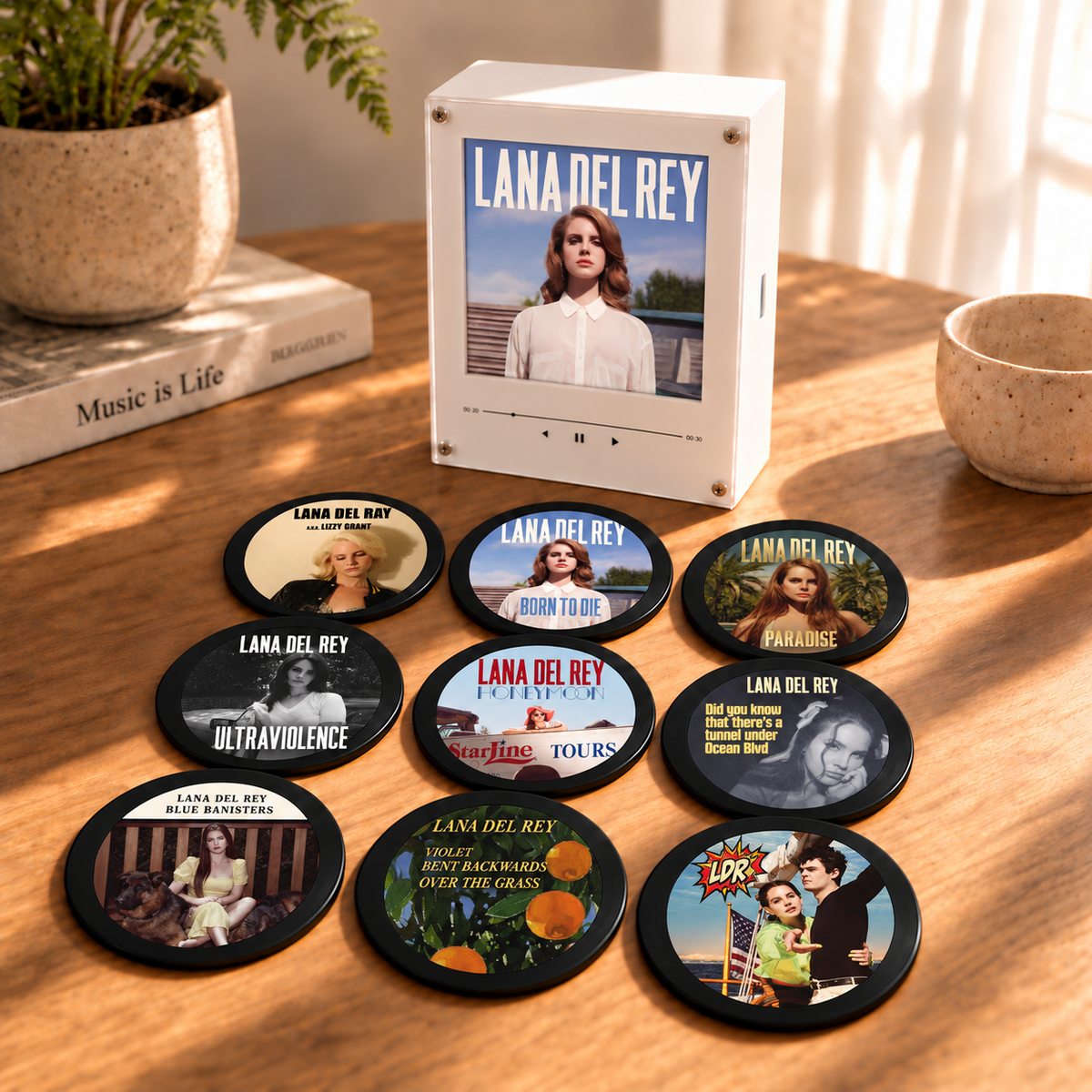 Lana Del Rey MagTune Mini CD Player Light - Premium Indie Pop Merchandise, Born to Die Album Art LED Night Light Tabletop Gift